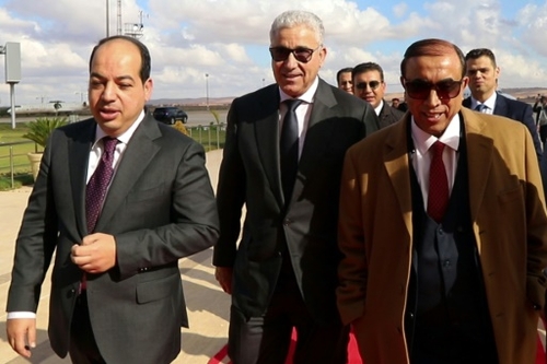 Libye: déploiement d'hommes armés à Tripoli, tractations entre...