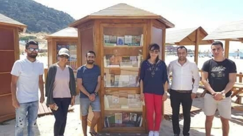 (Photos) A Tanger, des bibliothèques de plage en libre-service