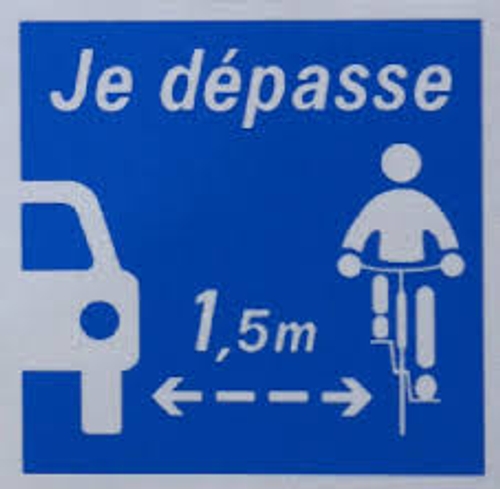 Nantes : un automobiliste fonce sans raison sur un cycliste !