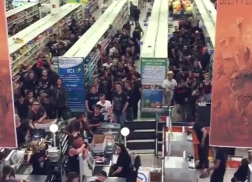 Vidéo : quand les (nombreux) fans du Hellfest font leurs courses