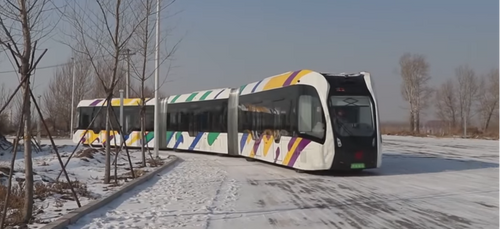 Un tramway sans rail ni conducteur en Chine