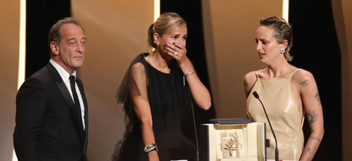 Festival de Cannes : la Palme d’or décernée à Julia Ducournau (Vidéo)