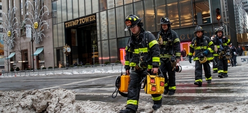 New York : un incendie se déclare dans l'une des tours de Donald...