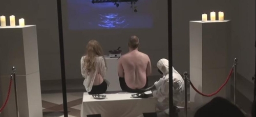 Un musée letton propose une expérience... Cannibale (Vidéo)