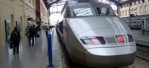 Un TGV visé par un tir d’arme à feu à son entrée à Marseille