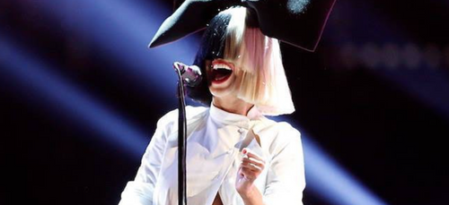 « Brigitte Macron est tellement sexy » : quand Sia est sous le...