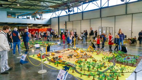 Angers : 5000 Playmobil font leur show !