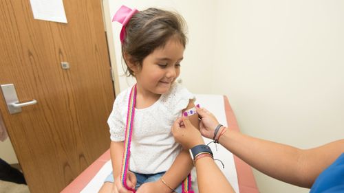 L'OMS n'a jamais appelé à « éviter » la vaccination des enfants...