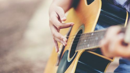 Les meilleures méthodes pour apprendre à jouer de la guitare