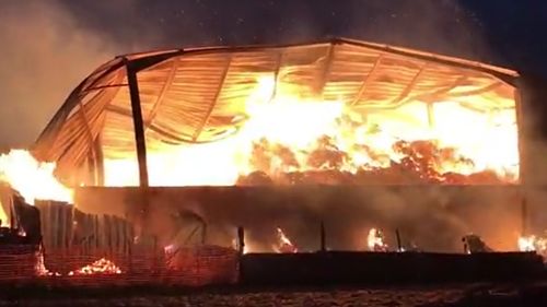 Un hangar agricole détruit par les flammes 
