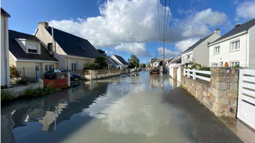 Saint-Nazaire : plusieurs maisons inondées après la rupture d'une...