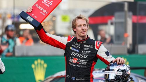 24 Heures : Brendon Hartley place Toyota en pole position