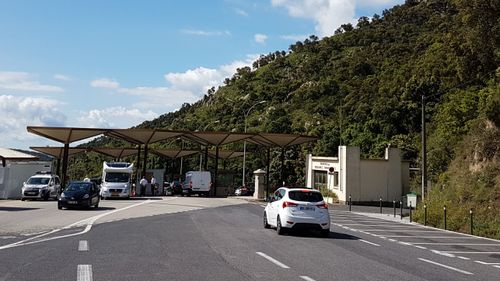 Pyrénées-Orientales : opération de régulation du trafic au Perthus...