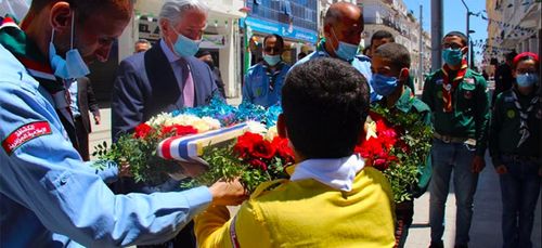 L'ambassadeur de France en Algérie rend hommage aux victimes du...