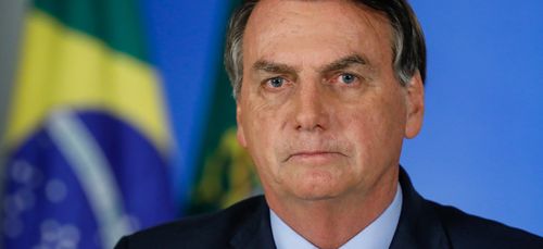 Jair Bolsonaro condamné à payer une amende pour non port du masque...