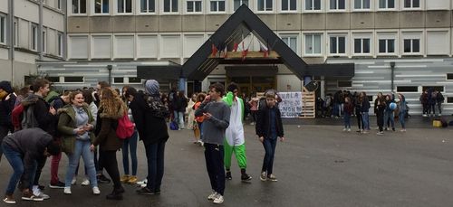 Les élèves du lycée Marie Curie se mobilisent contre la réforme du Bac