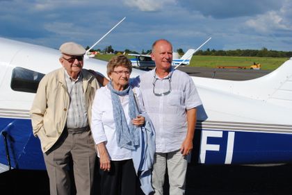 Insolite : un baptême de l'air en avion à 106 ans !