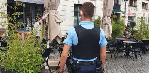 COVID-19 : les gendarmes s'invitent au bar à Château-Gontier