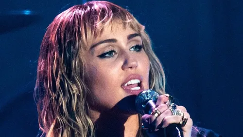 Miley Cyrus veut travailler avec Billie Eilish