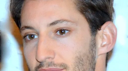 Pierre Niney adresse un message à son ancienne prof de français 