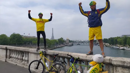 Coupe de France : à vélo, deux supporters de Nantes en route vers...