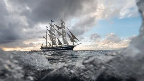 Le navire nantais Belem s'apprête à hisser la flamme olympique vers...