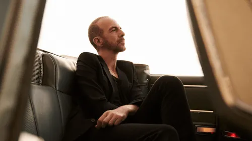 Calogero annonce une tournée en 2024 avec 11 dates dans le Grand Ouest