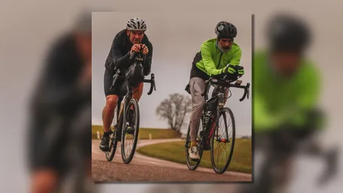 Ils tracent les anneaux olympiques à l’aide de leurs vélos et...