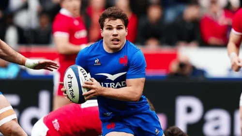 Rugby : Antoine Dupont élu meilleur joueur du Tournoi des 6 Nations...