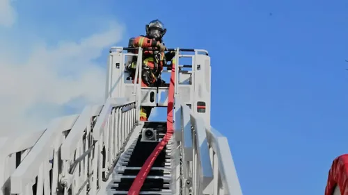 Incendie en cours dans une tour de 12 étages à Limoges