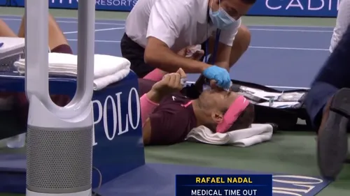 US OPEN : Nadal s'assomme avec sa raquette 