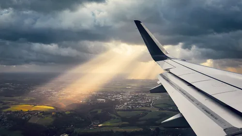1 mort et plusieurs blessés après de fortes turbulences dans un Boeing