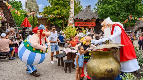 Le Parc Astérix offre des entrées gratuites aux "Romain" et "Romane"