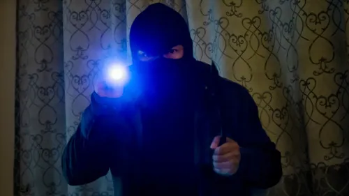 Tours : deux cambrioleurs frappés par les occupants de l’appartement