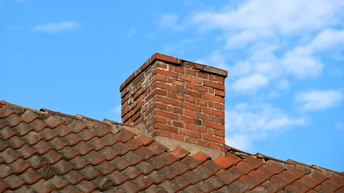 Insolite : il tente de s'introduire dans une maison par la...