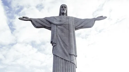 Brésil : deux Français interpellés après l'escalade du Christ...