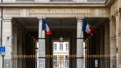 Pass vaccinal : le Conseil constitutionnel valide l'essentiel du...