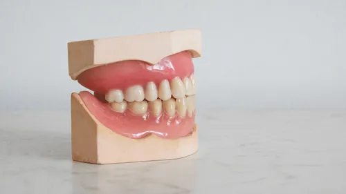 Un patient du CHU d’Angers perd son dentier et attaque l’hôpital