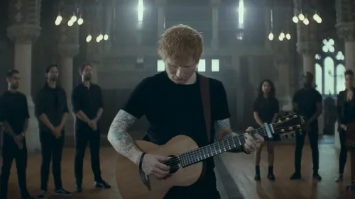 Ed Sheeran chante deux titres inédits lors d'un concert !