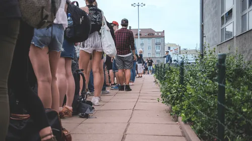 Royaume-Uni : un Londonien se fait payer pour faire la queue à la...