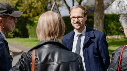 Le maire de Laval injoignable pendant un mois pour cause de congé...