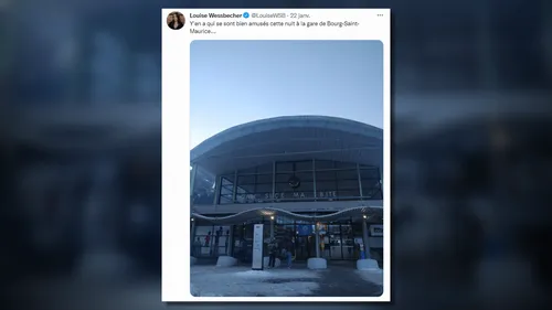 Les lettres de la gare de Bourg-Saint-Maurice déplacées pour former...