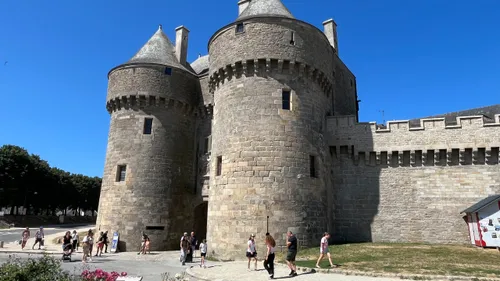 Les remparts de Guérande seront-ils élus Monument préféré des...
