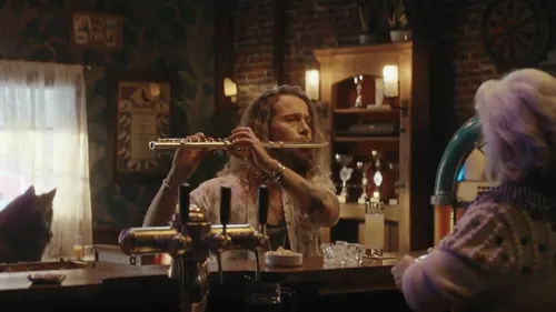 Julien Doré sort une version bruitages du clip de "WAF"
