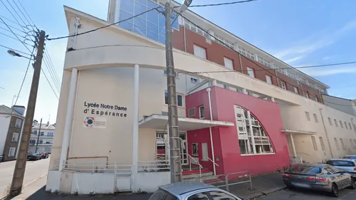 Loire-Atlantique : le directeur d'un lycée nazairien suspendu pour...