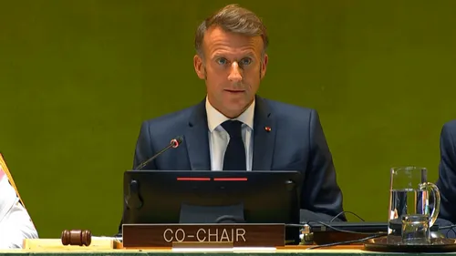 "Le temps de la paix est venu" : Emmanuel Macron a reconnu l'État...
