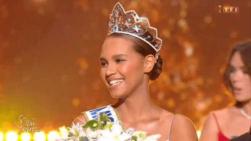 Miss Guadeloupe, Indira Ampiot, élue Miss France 2023
