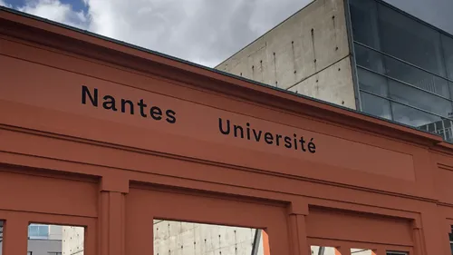 Des tags découverts sur les murs du campus de l'université de Nantes