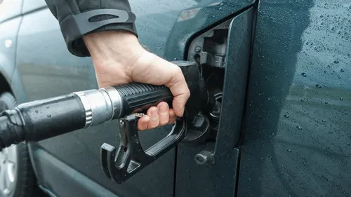 Il s’enfuit sans payer son plein d’essence, mais il n’avait pas mis...