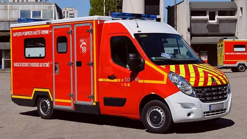 Limoges : une ambulance des pompiers accidentée